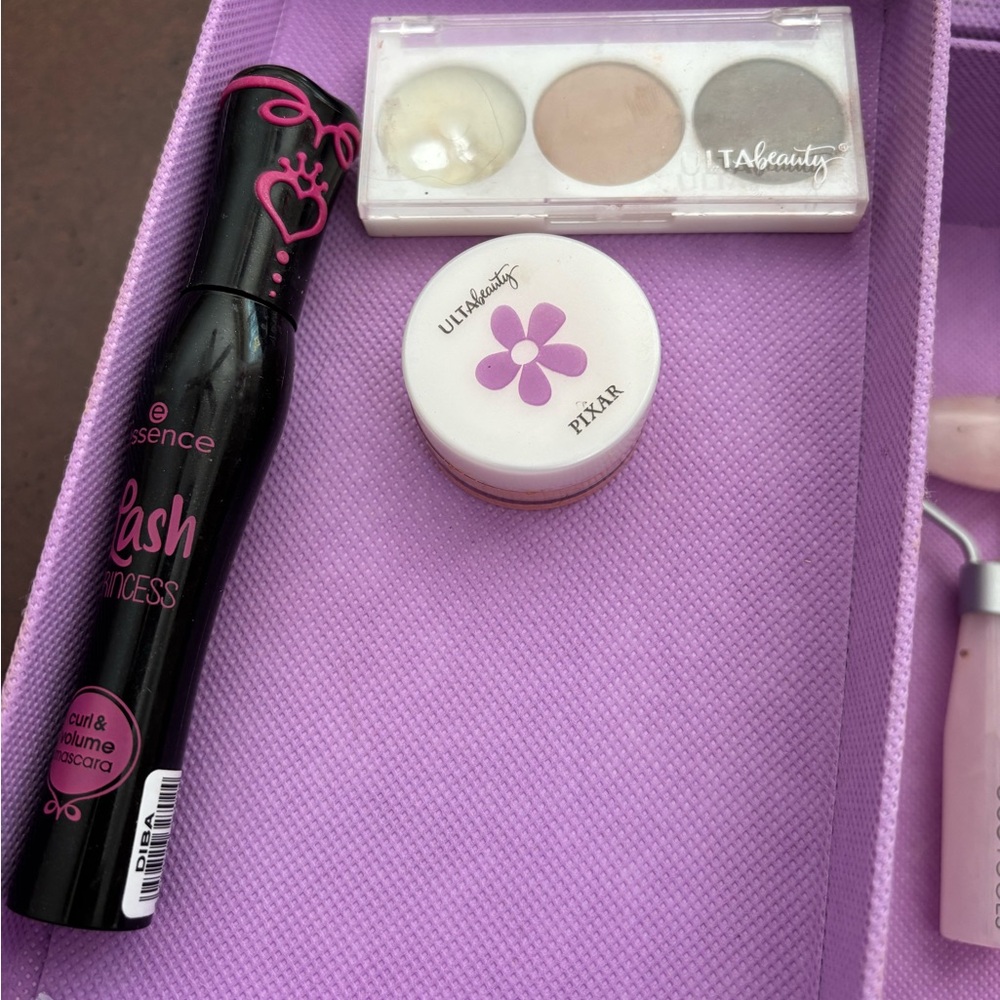 Preteen makeup bundle - Picture 4 of 7